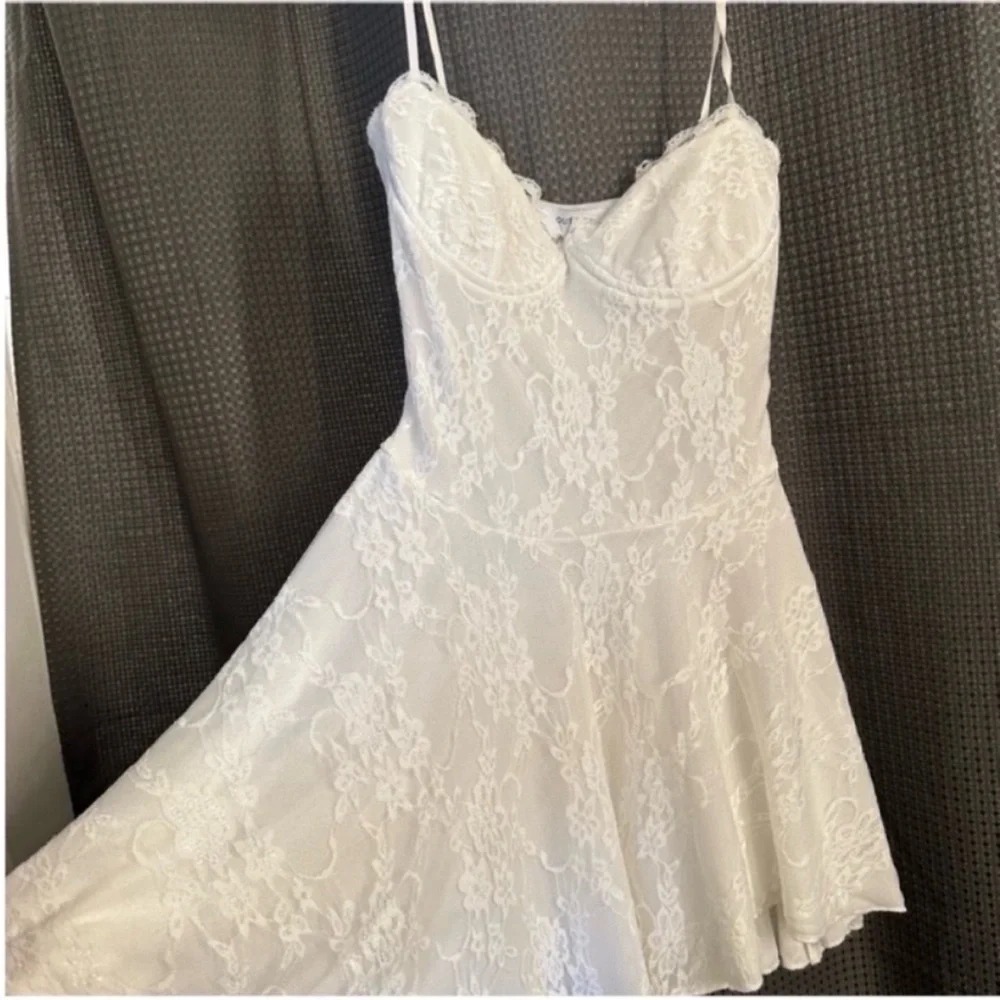 Elegant White Lace Mini Dress